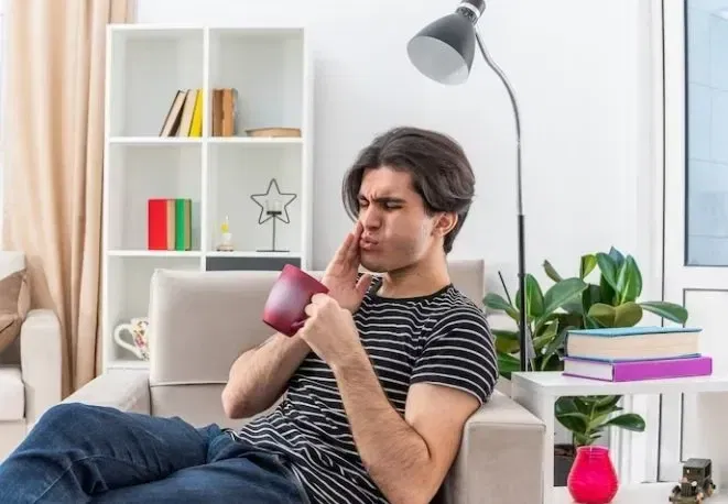 My Tooth Hurts When I Put Pressure on It: Causes & Solutions (2026 Guide)